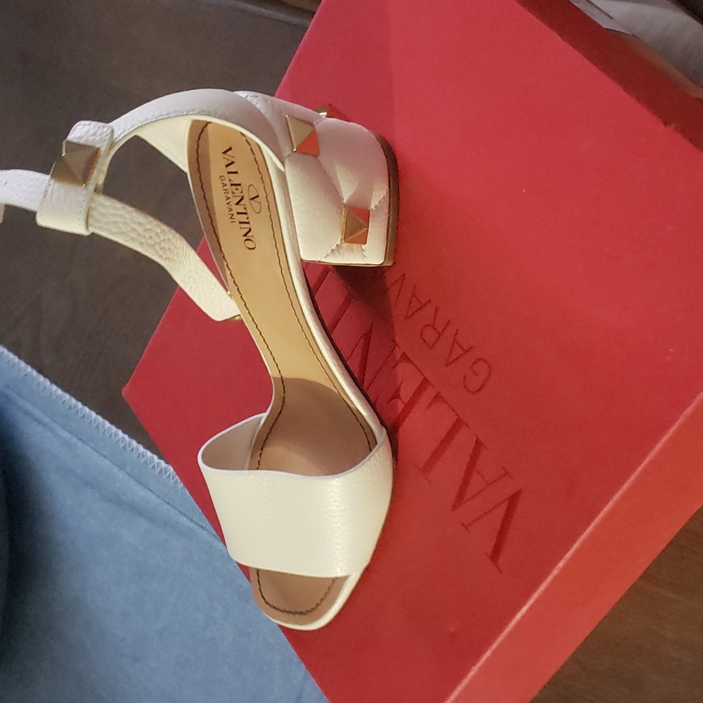 Sandal
